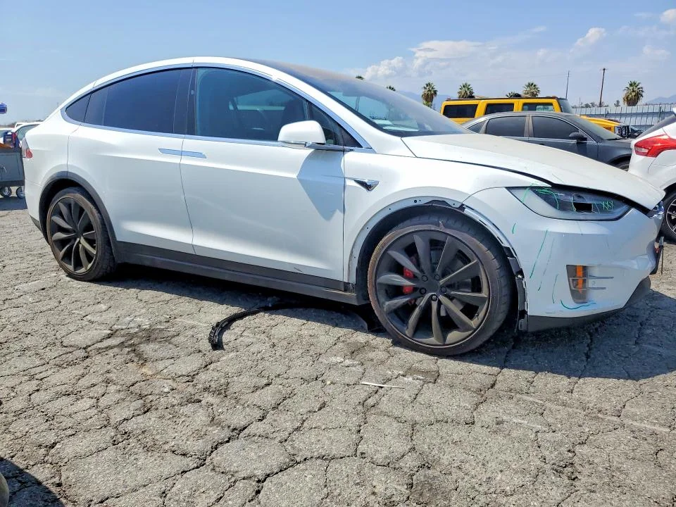 TESLA MODEL X 2018 photo 4
