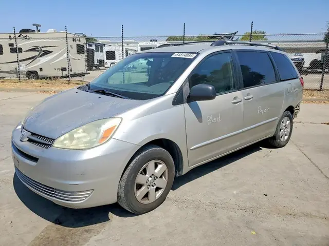 TOYOTA SIENNA 2004 — REAR END