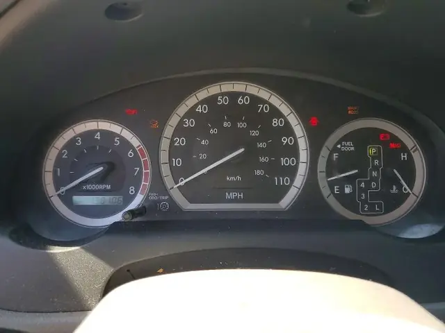 TOYOTA SIENNA 2004 photo 9
