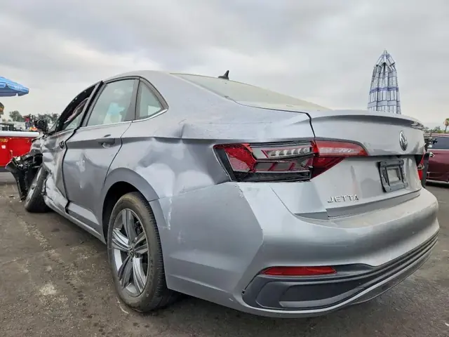 VOLKSWAGEN JETTA 2024 photo 2