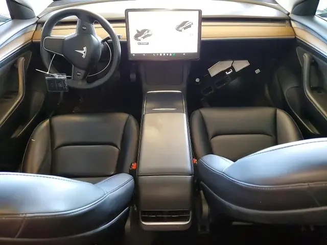 TESLA MODEL 3 2022 photo 8