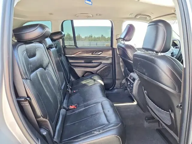 JEEP GRAND CHEROKEE 2023 photo 11