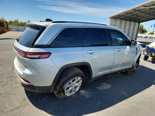JEEP GRAND CHEROKEE 2023 photo 3
