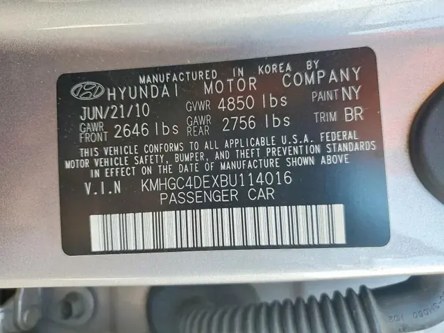 HYUNDAI GENESIS 2011 photo 12