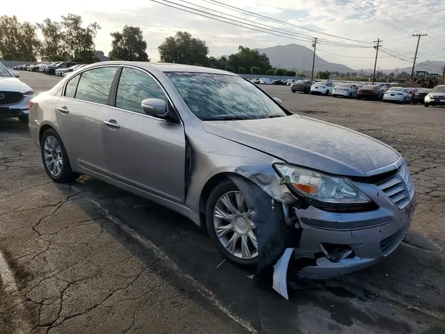 HYUNDAI GENESIS 2011 photo 4