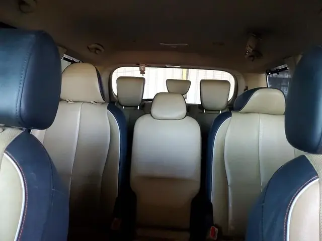 KIA SEDONA 2015 photo 10