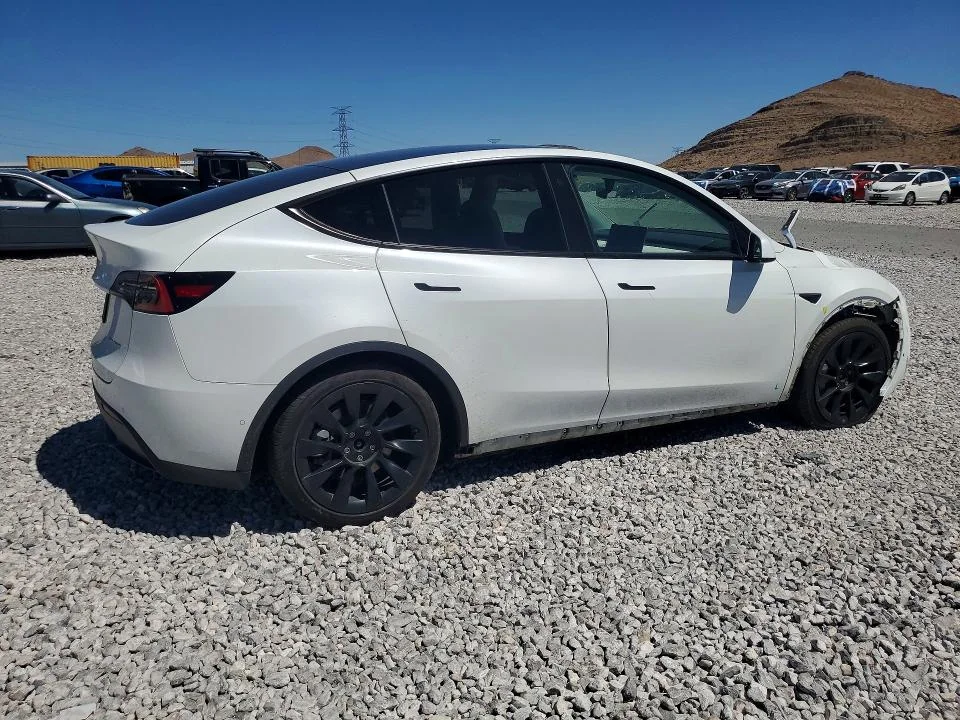 TESLA MODEL Y 2021 photo 3