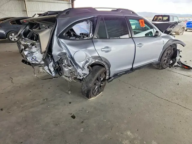 SUBARU OUTBACK 2024 photo 3