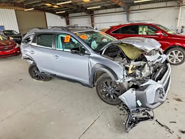 SUBARU OUTBACK 2024 photo 4