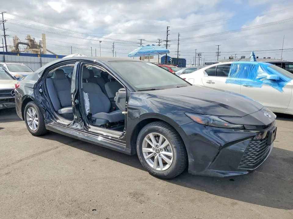 TOYOTA CAMRY 2026 photo 4