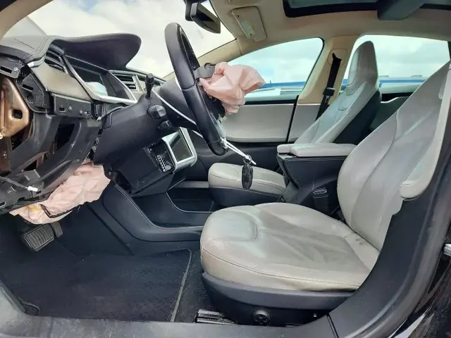TESLA MODEL S 2013 photo 7