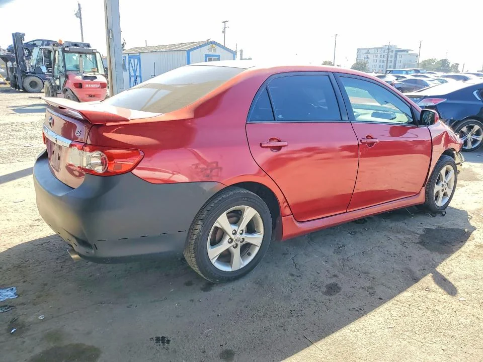 TOYOTA COROLLA 2013 photo 3