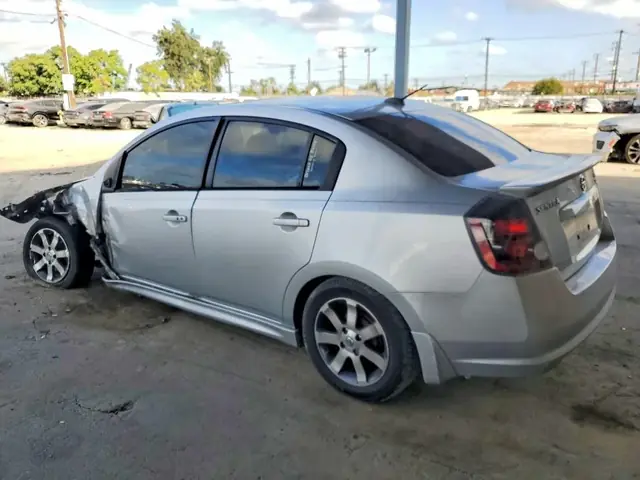 NISSAN SENTRA 2012 photo 2