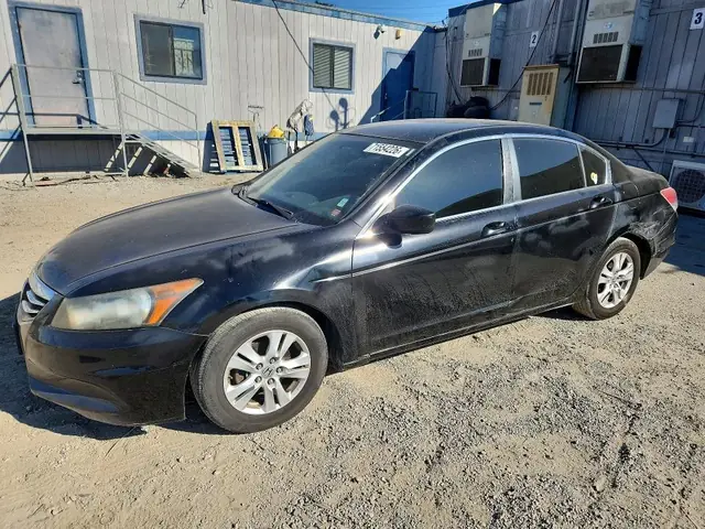 HONDA ACCORD 2011 — REAR END