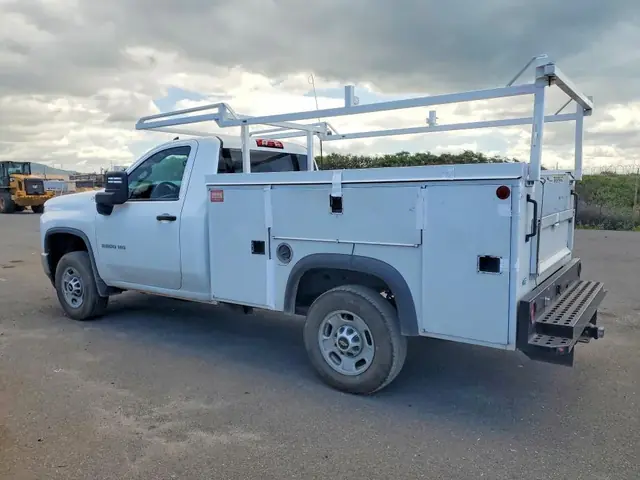 CHEVROLET SILVERADO 2022 photo 2