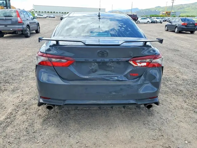 TOYOTA CAMRY 2023 photo 6
