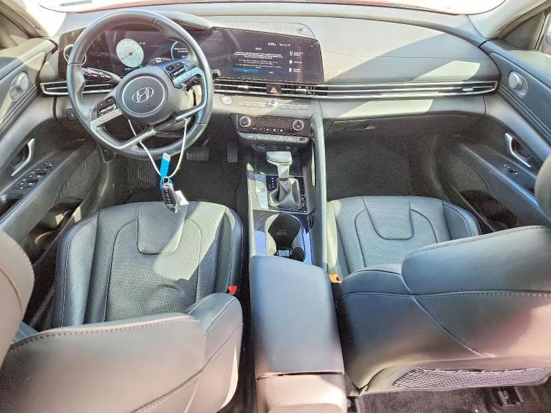 HYUNDAI ELANTRA 2023 photo 8