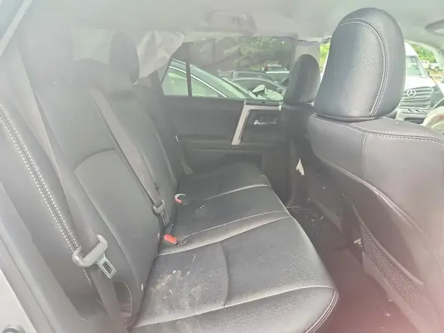 TOYOTA 4RUNNER 2022 photo 11