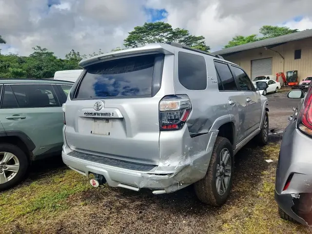 TOYOTA 4RUNNER 2022 photo 3