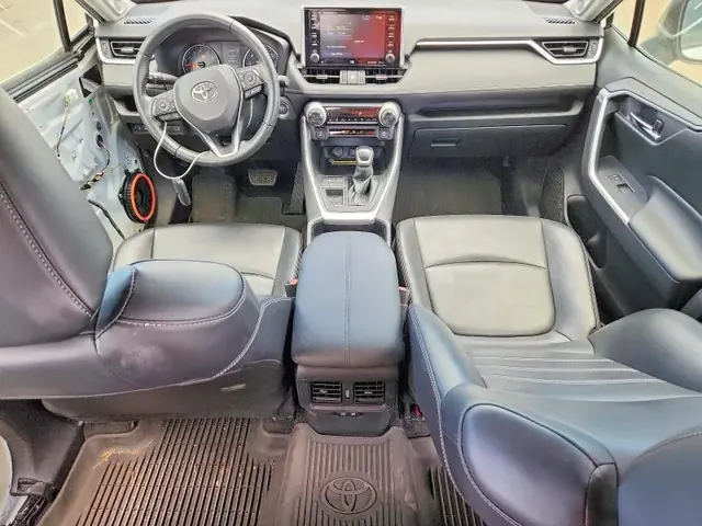 TOYOTA RAV4 2021 photo 8