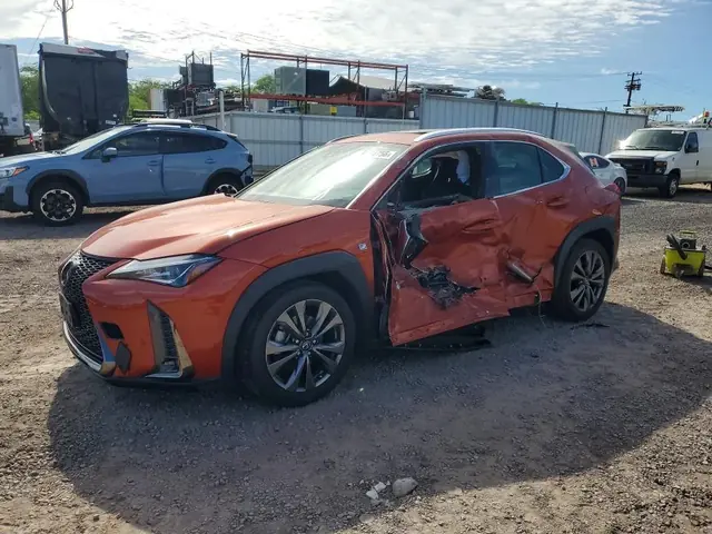 LEXUS UX 2019 — SIDE