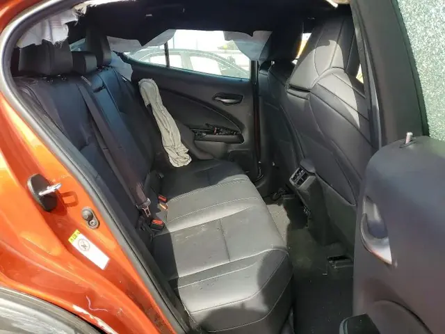 LEXUS UX 2019 photo 11