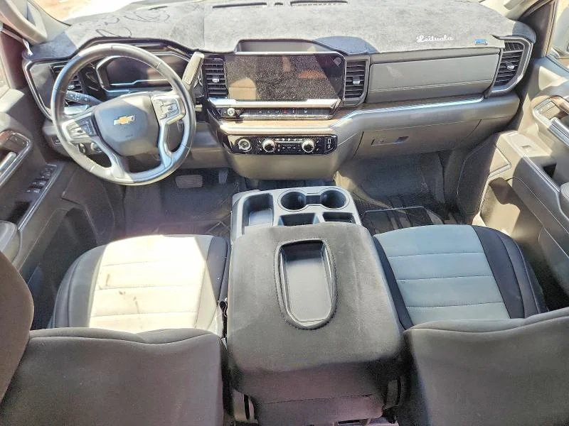 CHEVROLET SILVERADO 2024 photo 8