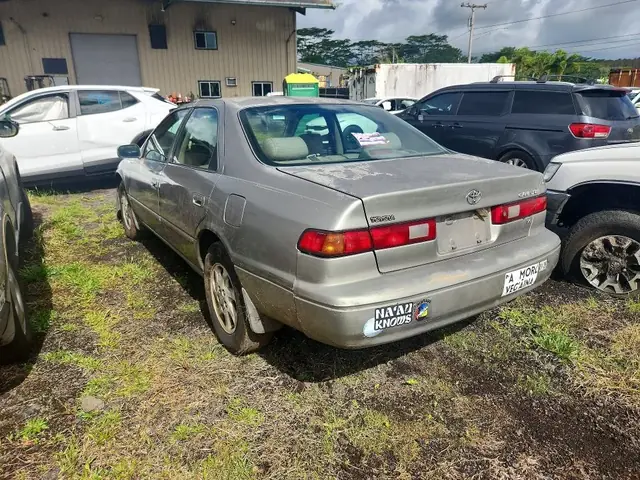 TOYOTA CAMRY 1998 photo 2
