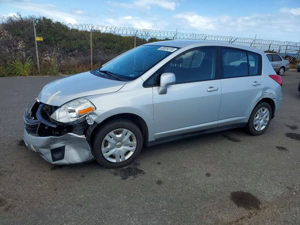 NISSAN VERSA 2010 — FRONT END