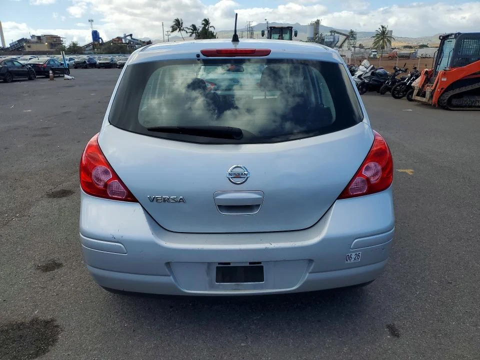 NISSAN VERSA 2010 photo 6