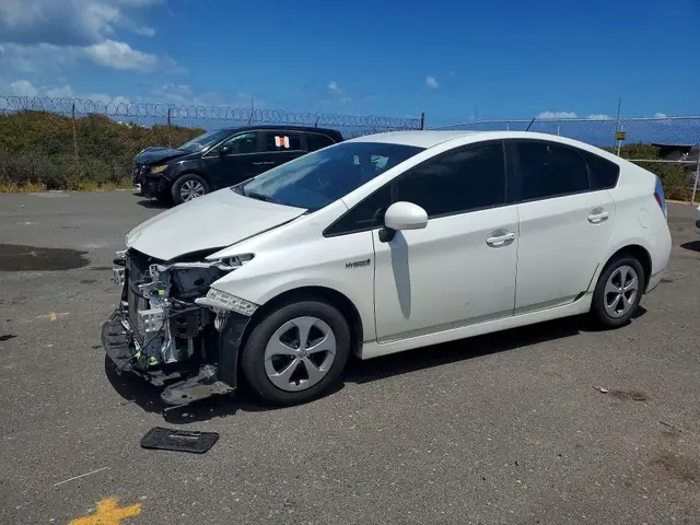 TOYOTA PRIUS 2015 — FRONT END