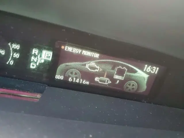TOYOTA PRIUS 2015 photo 9